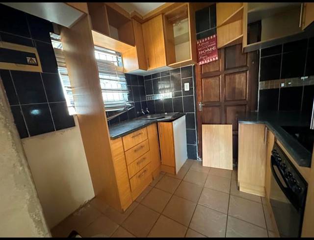 2 BEDROOM HOUSE FOR SALE IN SOSHANGUVE VV